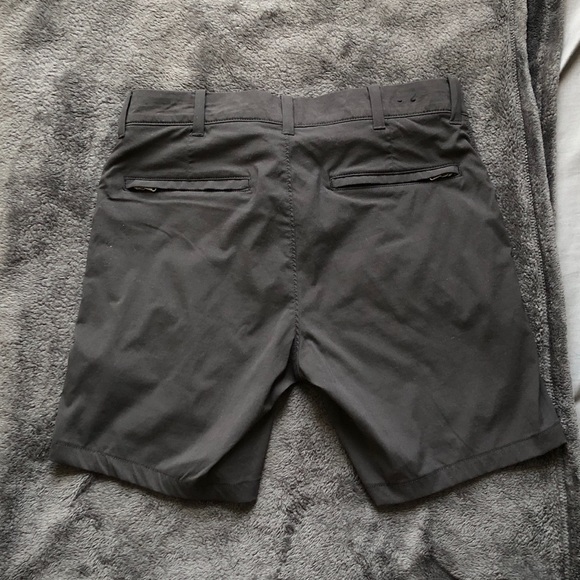 J. Crew Men’s 7 Inch Tech Shorts (28) - Picture 2 of 4